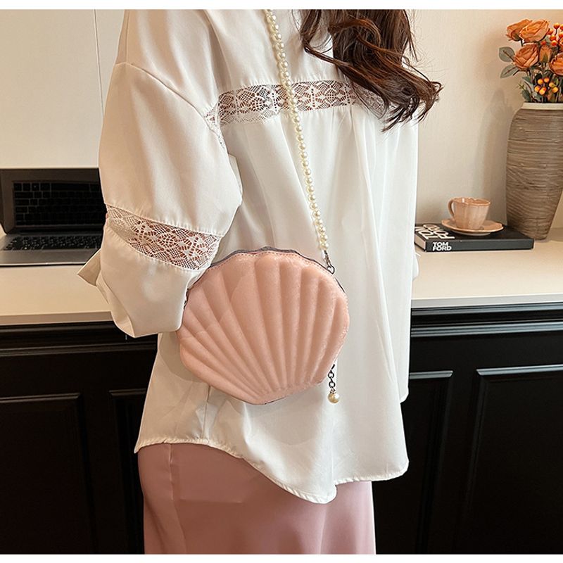 Einzigartige Nischentasche Damen 2024 Sommer neue Mode Perlen Umhängetasche ausländischer Stil einfache Muscheltasche_voghion.com