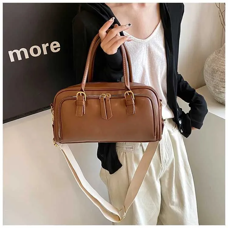 Vintage Handbags for Women Solid Pu Leather s Large Capacity Female Commute Wide Strap Crossbody Packs 2024 NewC241212_voghion.com