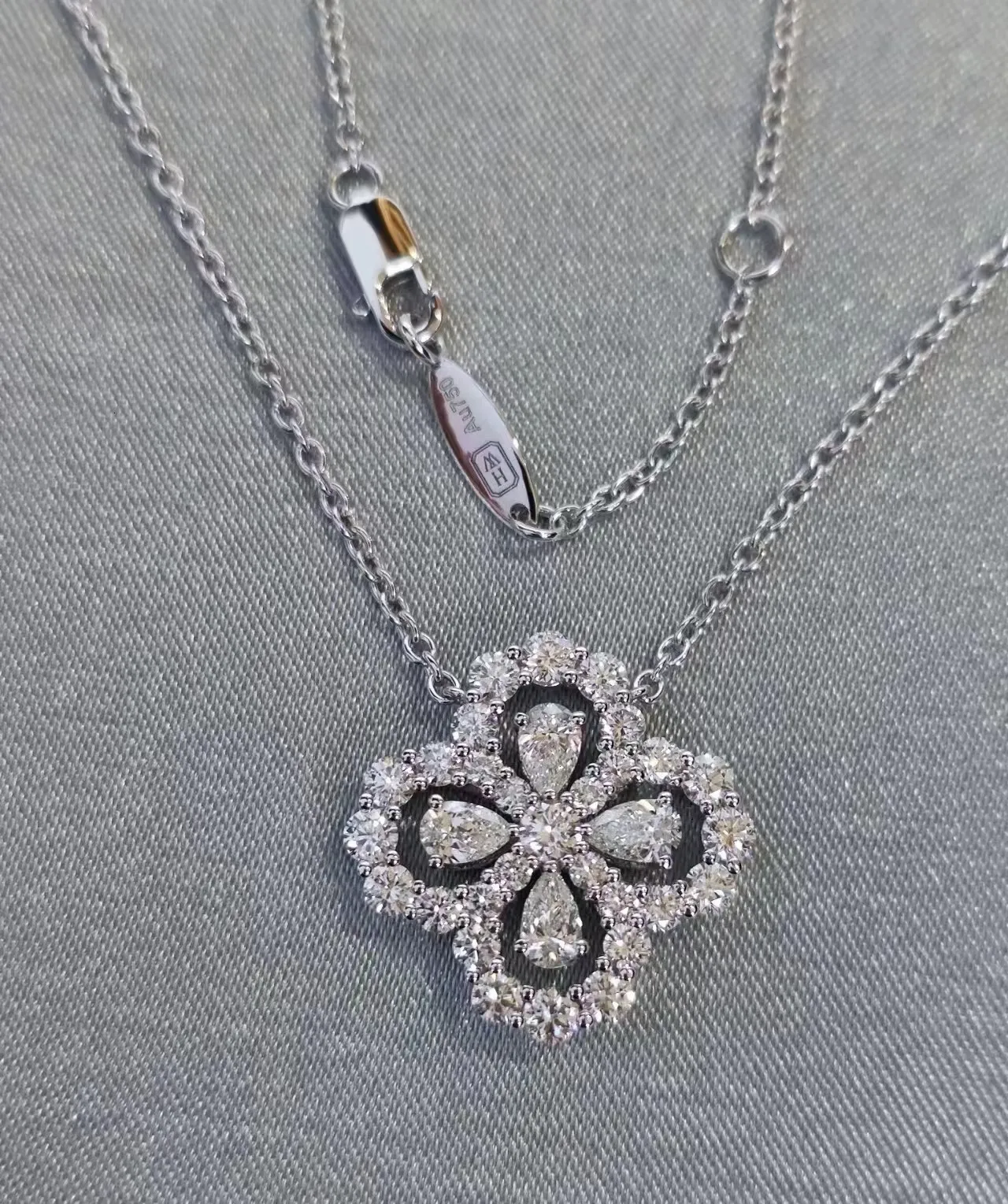 Collana HW di alta qualità, gioielli di design da donna, con anello a forma di quadrifoglio, diamanti, grande ciondolo a forma di fiore Hai Rui Wen Si_voghion.com