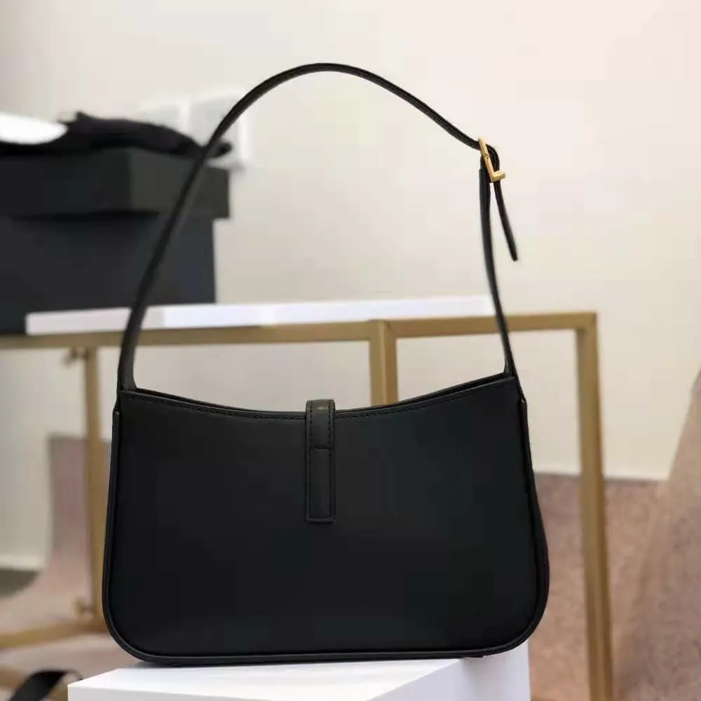 Borse Hobo firmate, borse in coccodrillo: borsa a tracolla in pelle di vitello con chiusura in bronzo, borsa da sera nera_voghion.com