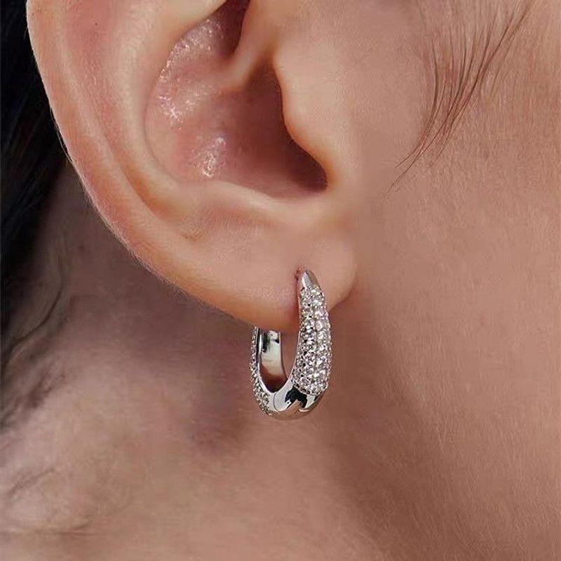 Pavé Original design, elegant and urious earrings_voghion.com