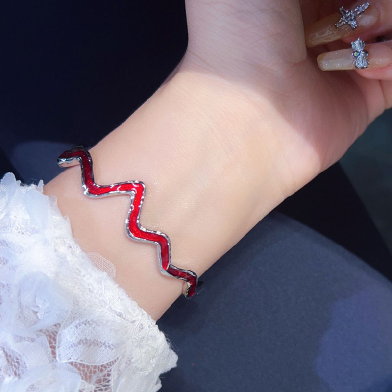 Red pigment circle drop glaze with a niche design sense, high-end, simple, personalized, cold and indifferent style,_voghion.com