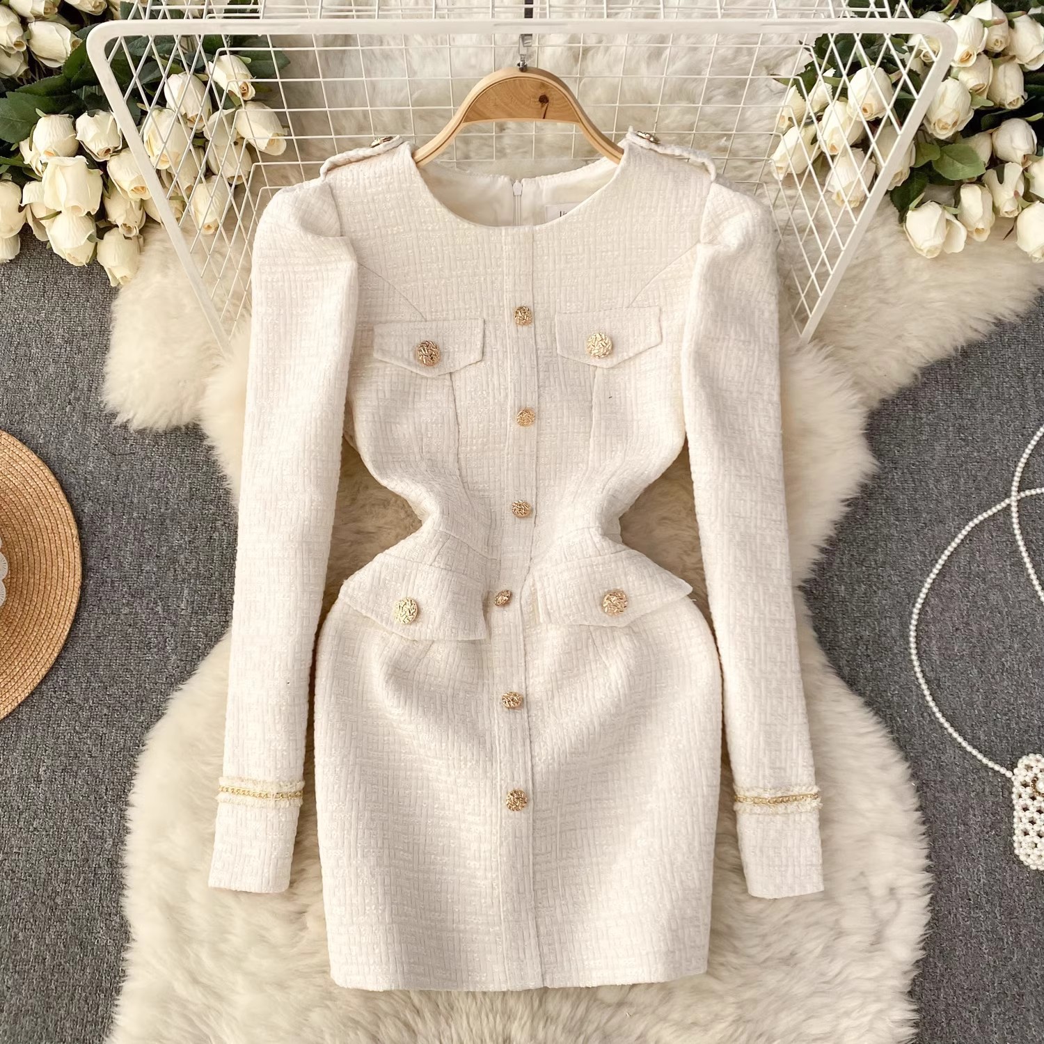 Women's Clothing high end dress for women in autumn and winter, celebrity temperament, light luxury, metal buckle, slim fitting puff sleeve dress