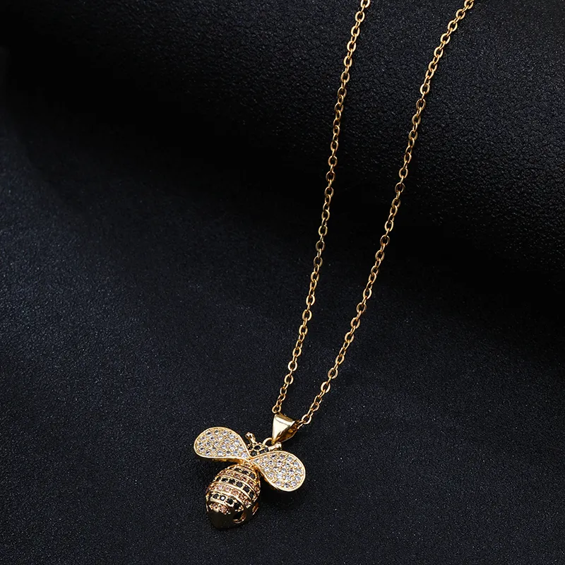 Collane con ciondolo Catena in acciaio inossidabile Rame intarsiato Zircone colorato Collana ape per donna Collana con ciondolo iniziale_voghion.com