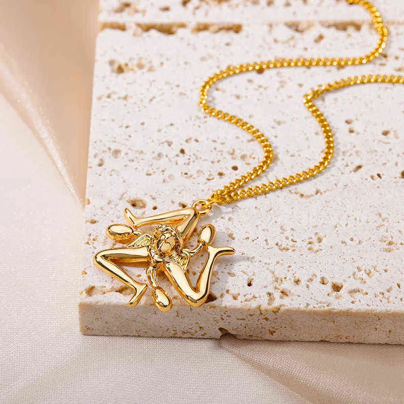 Trinacria Pendant Necklace Gold Stainless Steel For Women_voghion.com