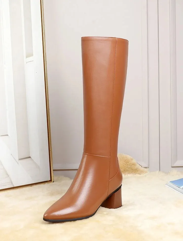 Botas altas elegantes para mujer de cuero marrón para invierno_voghion.com