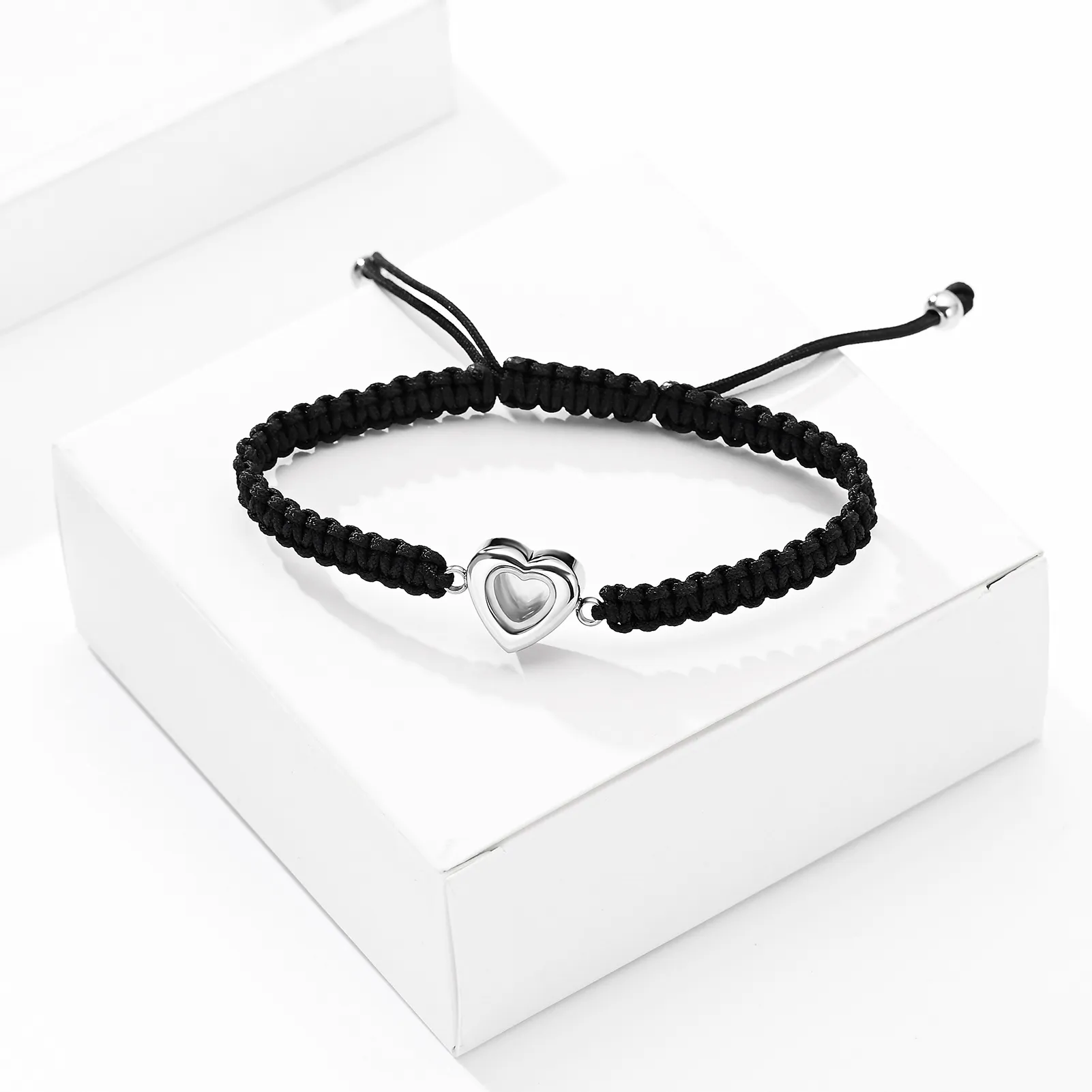 Armreif für Frauen, Gedenkarmband aus geflochtenem Seil, transparentes Herz, Mini-Urnenhalter, Andenkenschmuck, Länge verstellbar_voghion.com