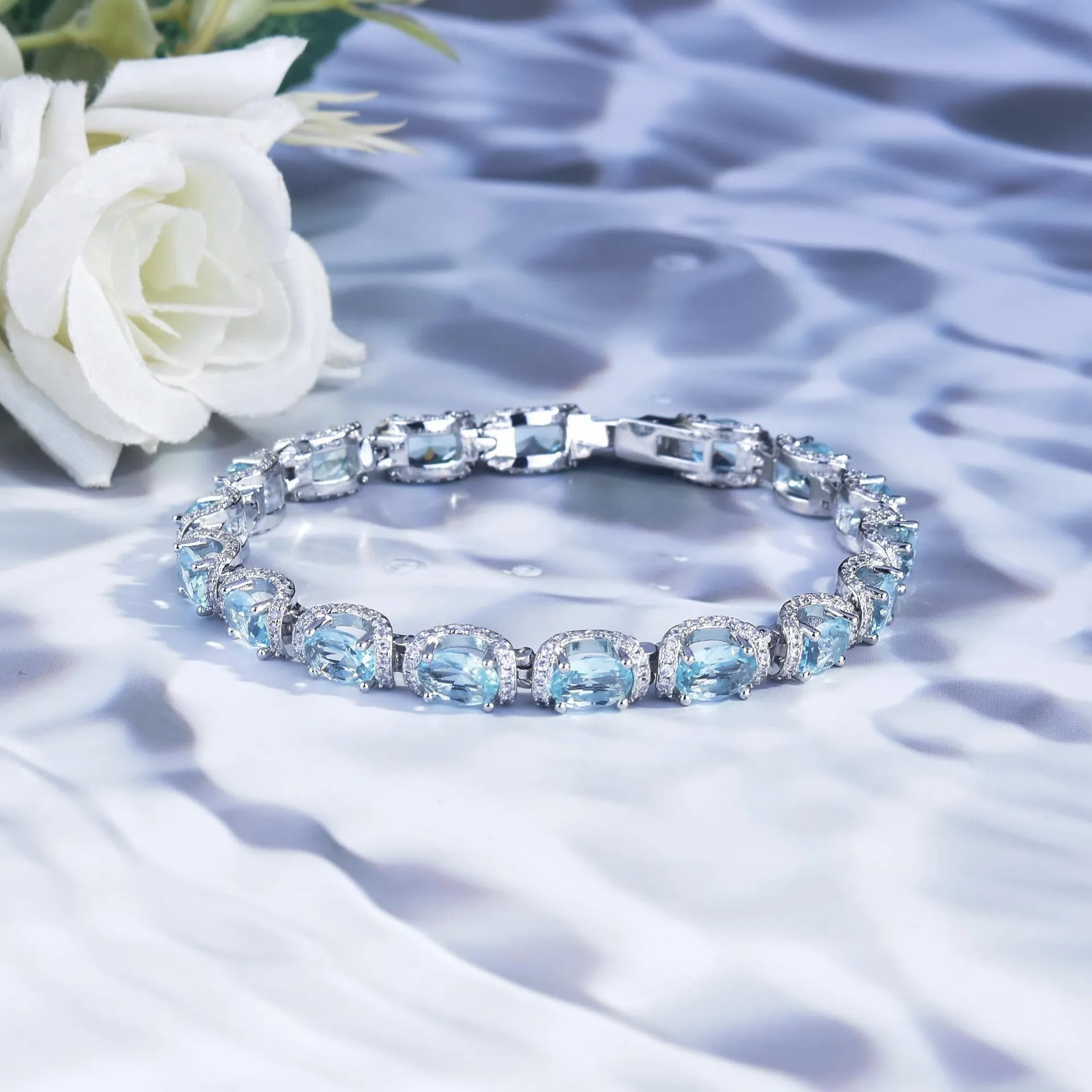 Bracciale charm con cristallo blu mare da donna gioiello regalo_voghion.com