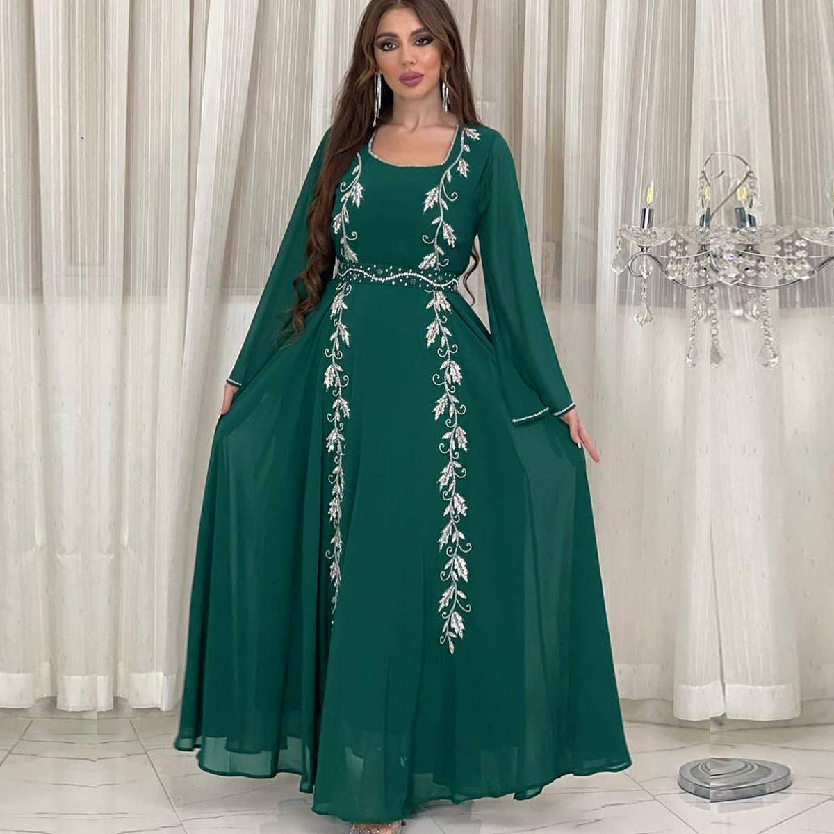 Robe brodée pour soirée musulmane, taille fine et longue