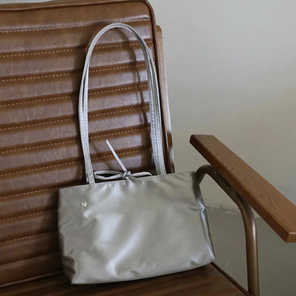 Einfarbige Vintage Satin Handtasche Lässige Stoff Bowknot Elegante Damen Umhängetasche 240902_voghion.com