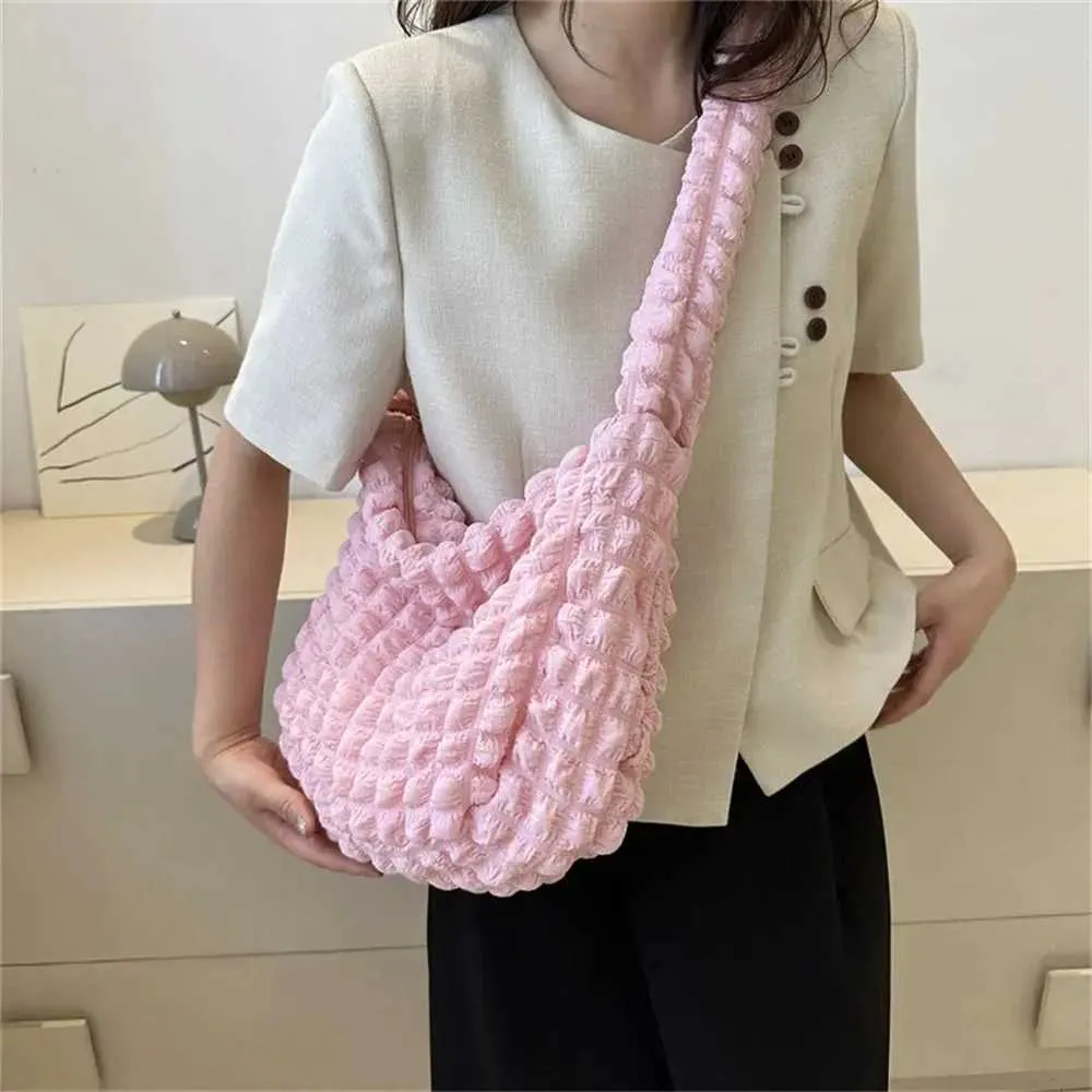 Faltige Umhängetasche für warme Schuhtaschen, plissierte Wolkenblasen, Nylon-Geldbörsen, große tragbare Handtaschen Y241026_voghion.com