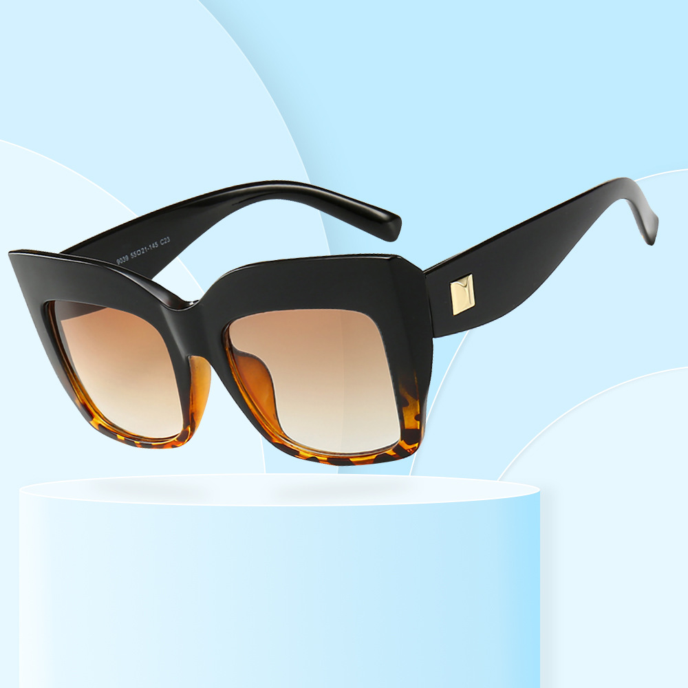 New Europe and the United States fashion trend gradient color sunglasses thick frame runway sunglasses