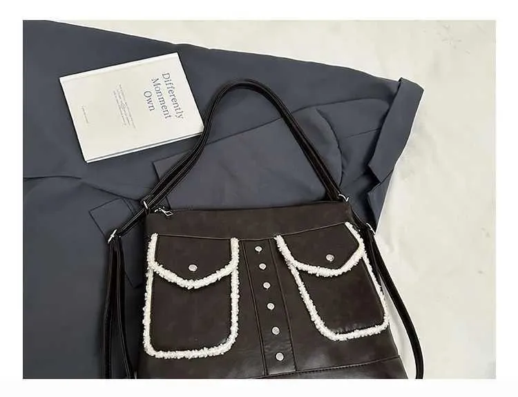 Sac à dos vintage en PU pour femme, sac à bandoulière carré en polaire d'agneau, grande capacité, fourre-tout décontracté pour les déplacements_voghion.com