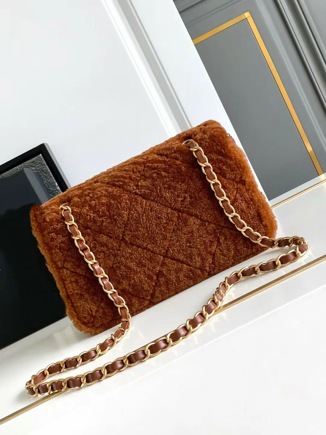 Cosmetic Master Quality Lamb Wool CF Winter Fur Ing Leather Classic Flap Gold Tone Hardware Chain Shoulder Bags Women_voghion.com