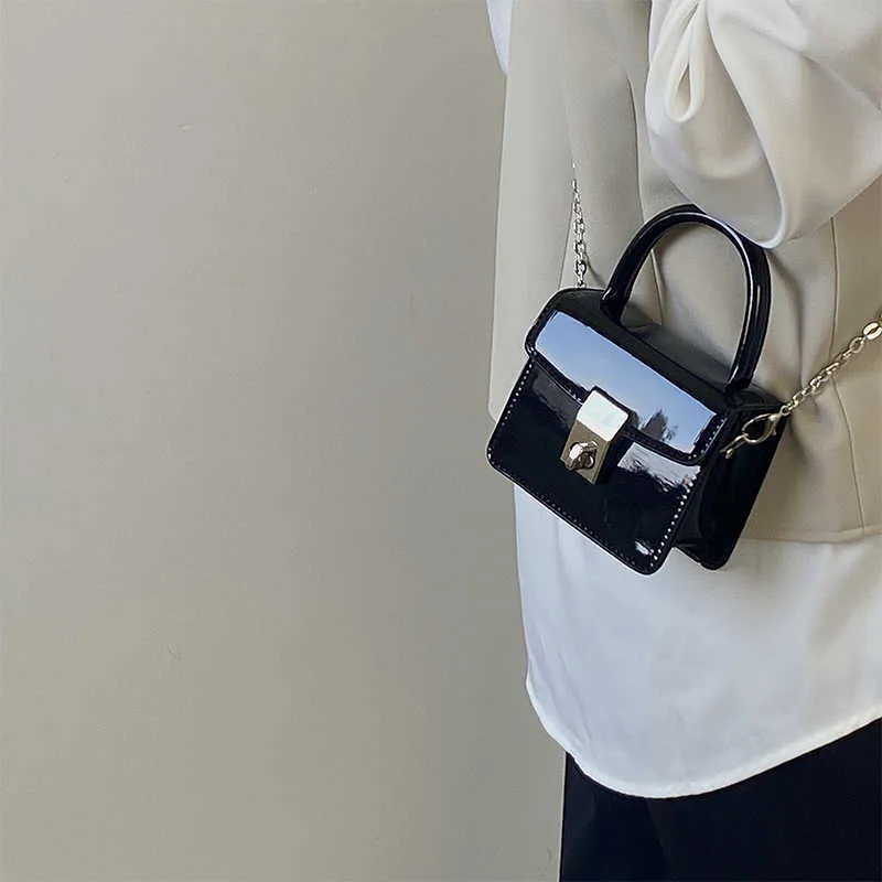 Sac à bandoulière carré pour femme avec petit verrou tendance en cuir verni pour femme_voghion.com