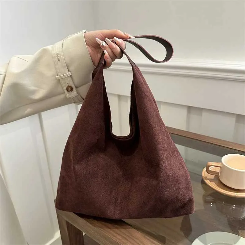 Retro womens large capacity suede shoulder bag solid color simple design casual shopping handbag Y241123_voghion.com