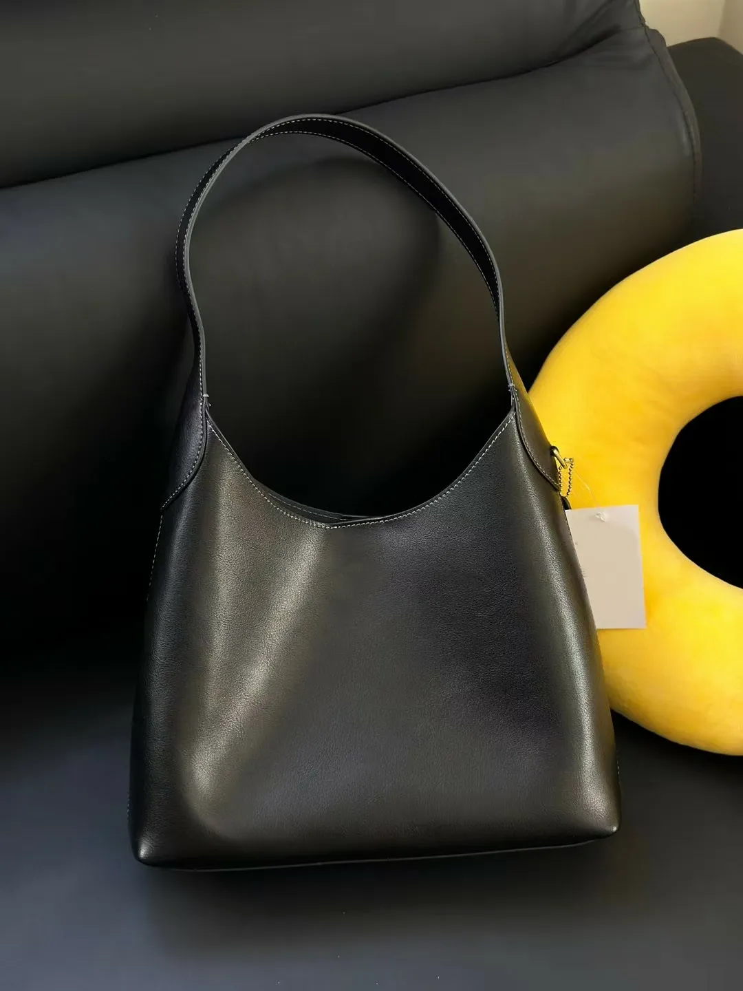 Borse a tracolla firmate, borsa tote in vera pelle di vacchetta con manico superiore, finiture dorate e chiusura magnetica, borsa hobo da giorno_voghion.com