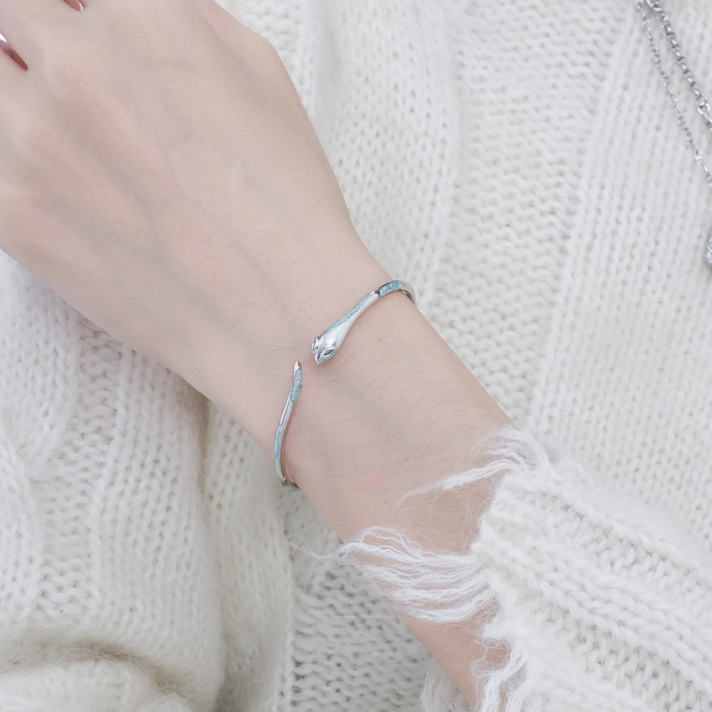 Schlangenarmband In Eisblau Niche Design Luxuriöser Armreif_voghion.com