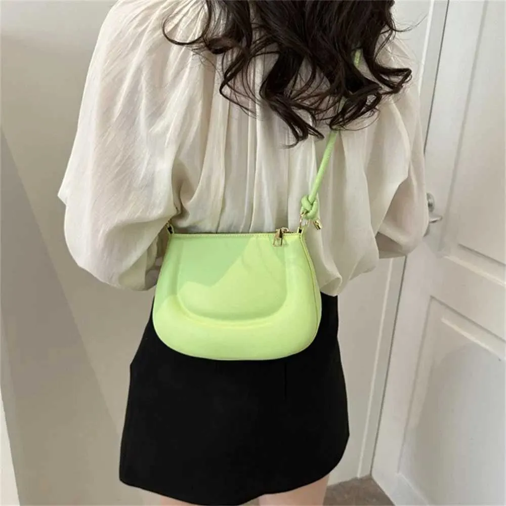 Weiche PU Damen Leder Crossbody Frauen Lila Unterarm Tasche Retro Einfarbig Handtasche Mode-Design Mädchen Kleine Schulter_voghion.com