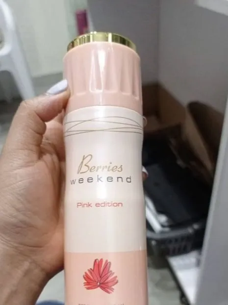 AANBIEDING!!! 1 fles Berries Weekend geparfumeerde bodyspray – 200 ml, langdurige geur voor een fris gevoel de hele dag._voghion.com