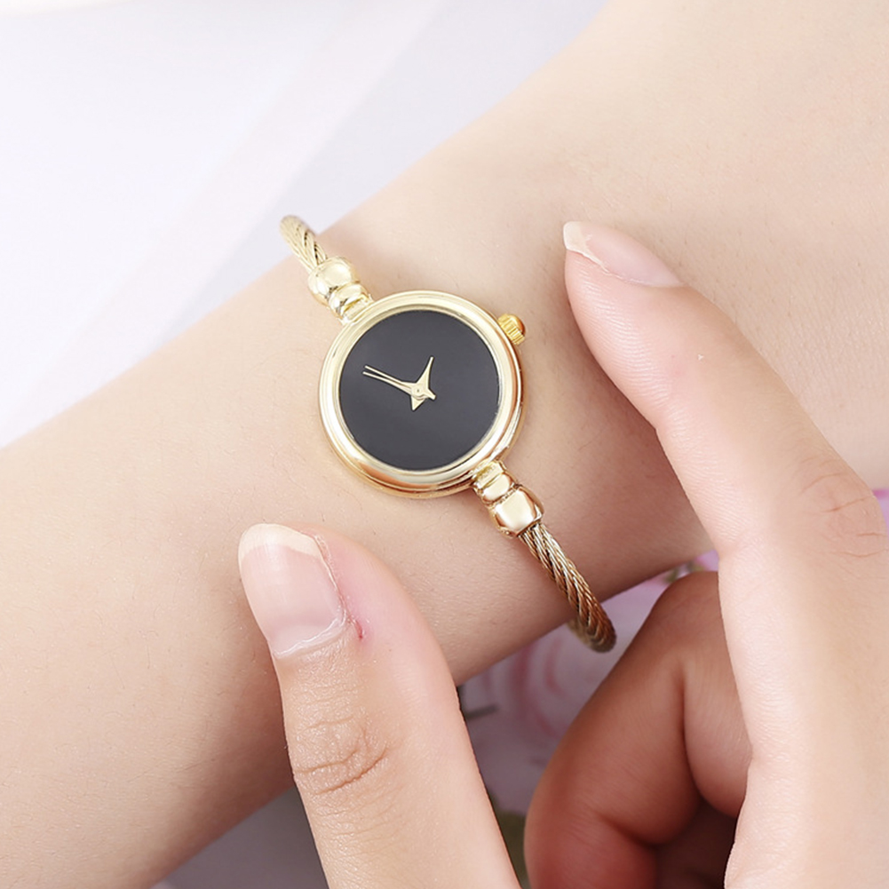 Yamaler Mode Femmes Sans Échelle Cadran Rond Alliage Fil Bande Bracelet Quartz Montre-Bracelet
