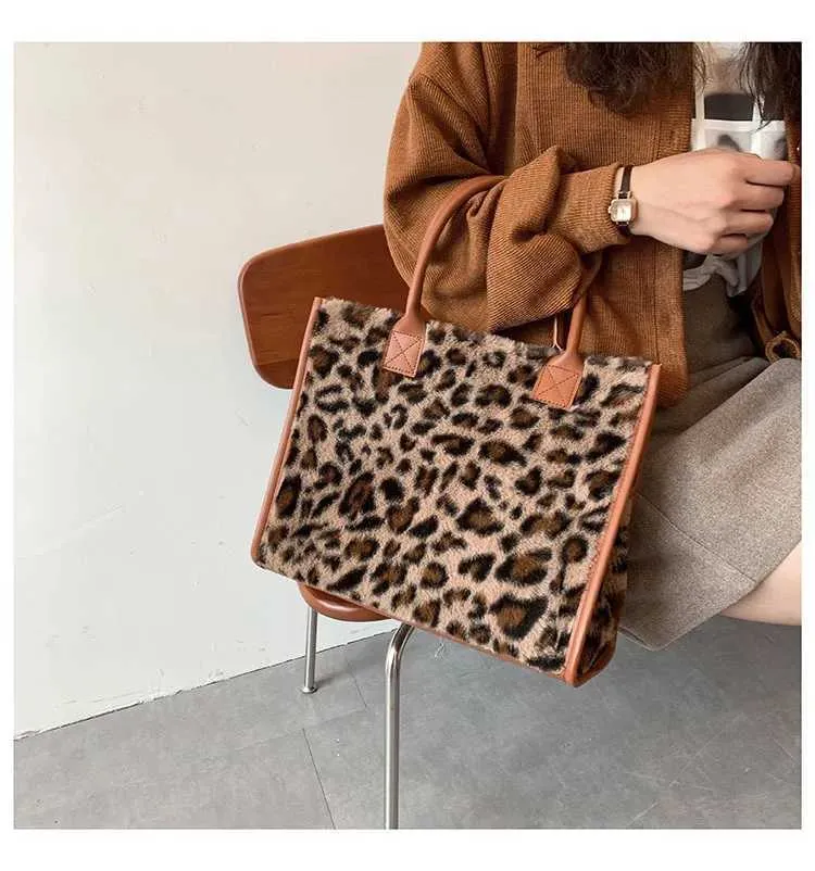 Leopardmönstrad handväska Modern för kvinnor Pendling Plyschväska Designerväskor Handväskor Bolsos De MujerC241031_voghion.com