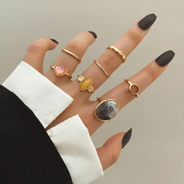 Ready Stock IPARAM Elegantes smaragdweißes künstliches Ringset für Frauen Vintage Kristall geometrischer Fingerring Modeschmuck_voghion.com
