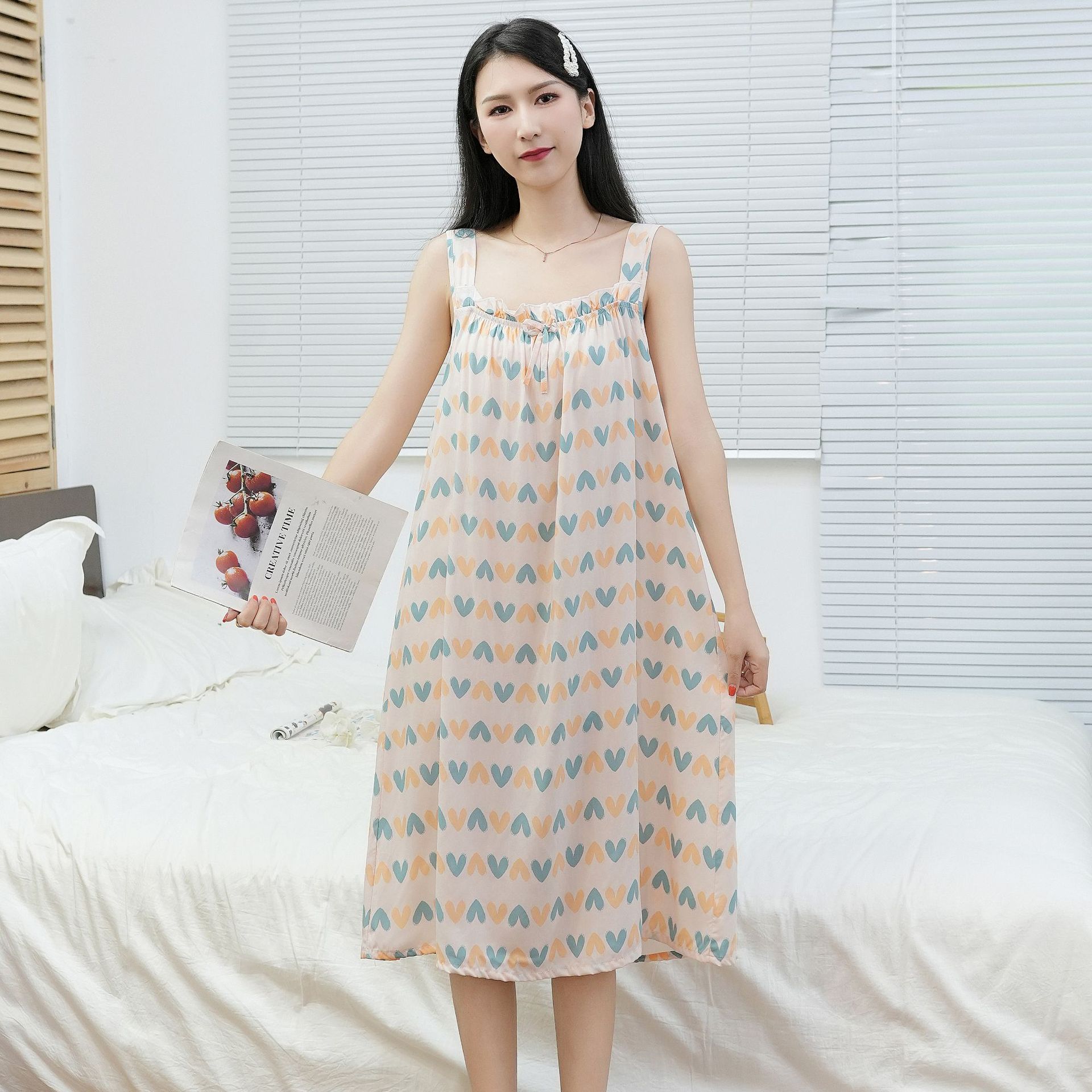 Indumenti da notte da donna Ciondolo piccolo pigiama floreale per ragazze fresche, adorabile abbigliamento per la casa in seta_voghion.com