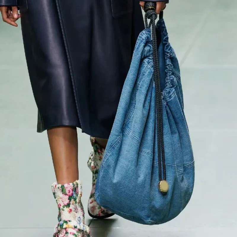 Borse a secchiello con coulisse per donne borse a mano borse 2024 in denim alla moda grande capacità plissettata spalla tote 240902_voghion.com