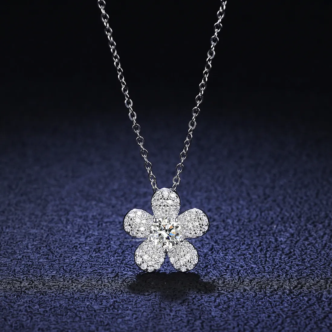 Kedjor Mode Högkvalitativt S Sterling Silver Platina VVS D Färg 1 Moissanit Diamant Blomhalsband För Kvinnor Gåva_voghion.com