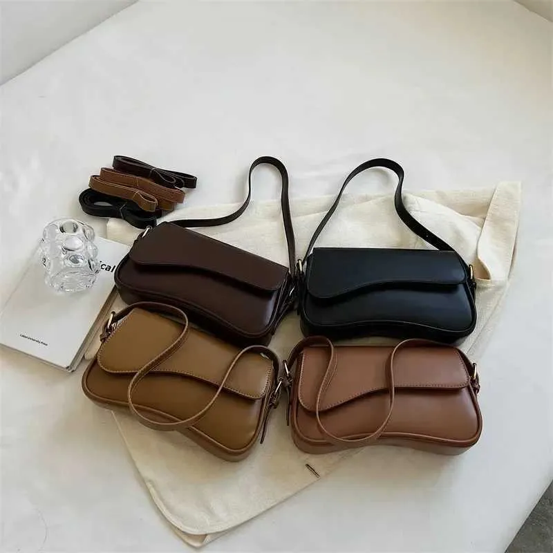 Vintage Leather Crossbody Bags for Women 2024 Designer Female Small Flap Shoulder Underarm Bag Armpit Handbags and_voghion.com