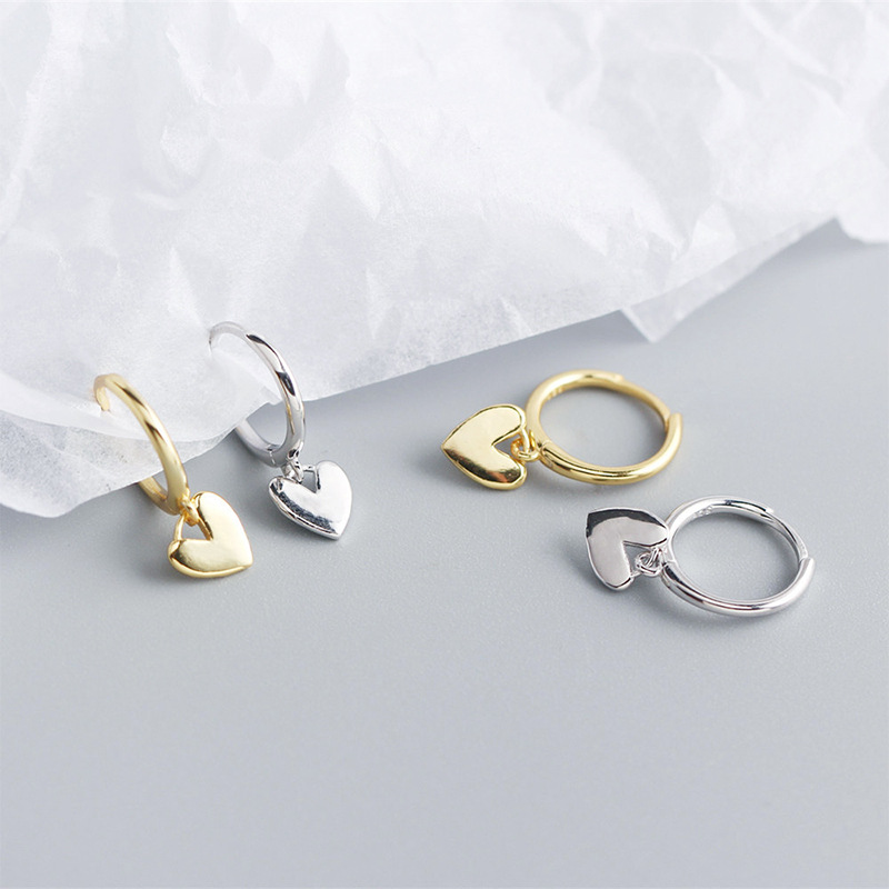 S Donna Instagram Style Edizione coreana Smooth Peach Heart Ear Buckles Super Immortal Piccoli orecchini in argento fresco_voghion.com