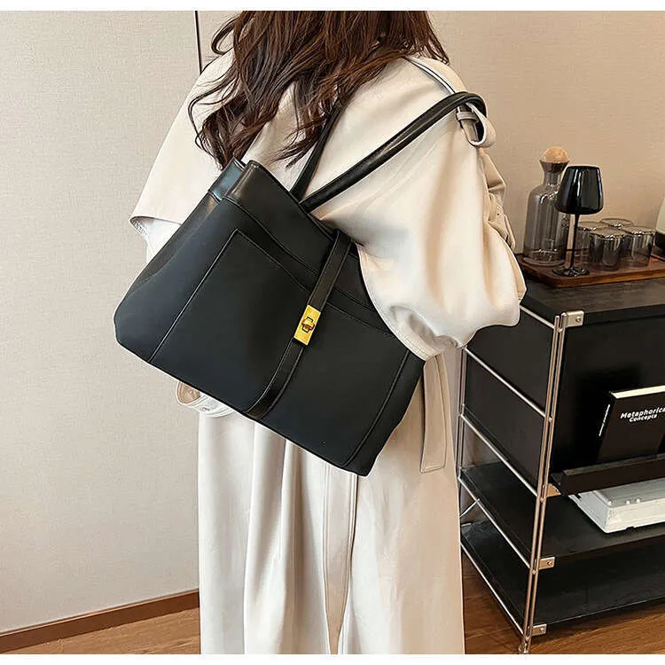 Damen Große Kapazität Pendler Nischendesign Lässig Alles Einfache Mode Pu Textur Einzelne Schulter Tragbarer Eimer_voghion.com