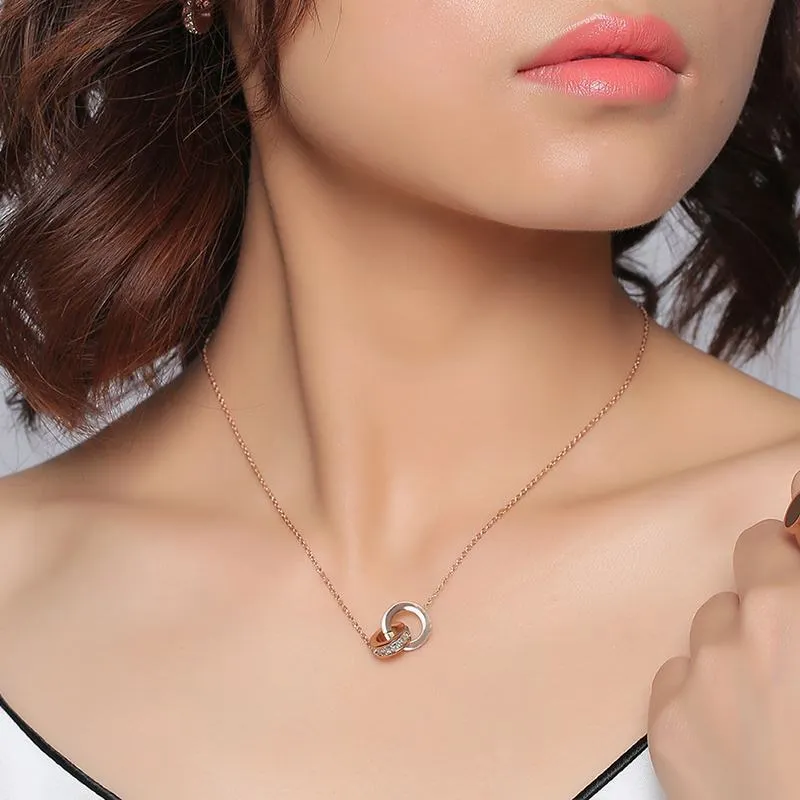 Roman Numeral Interlocking Ring Pendant Necklace In Rose Gold_voghion.com