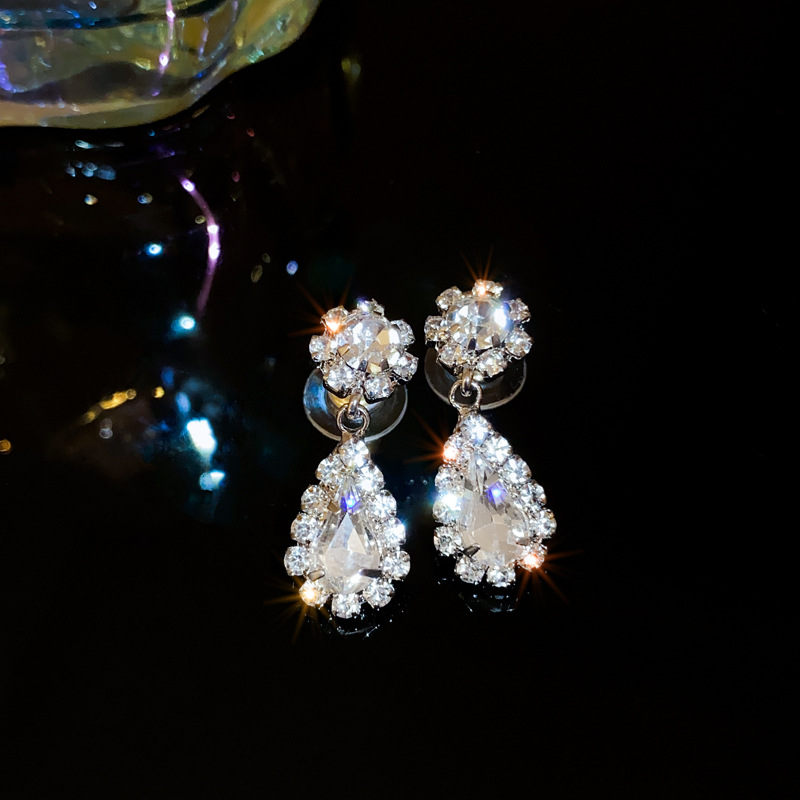 Diamantbesetztes Wassertropfen V-form Quasten Halskette Ohrring Set_voghion.com