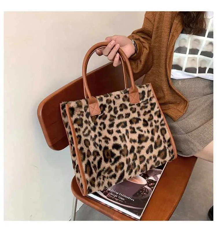 Leopardmönstrad handväska Modern för kvinnor Pendling Plyschväska Designerväskor Handväskor Bolsos De MujerC241031_voghion.com