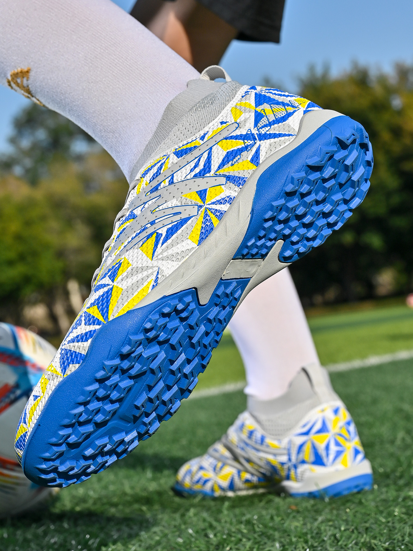 Nieuwe professionele voetbalschoenen lange spikes enkel voetbalschoenen FG antislip ultralichte heren ademende buitensport_voghion.com