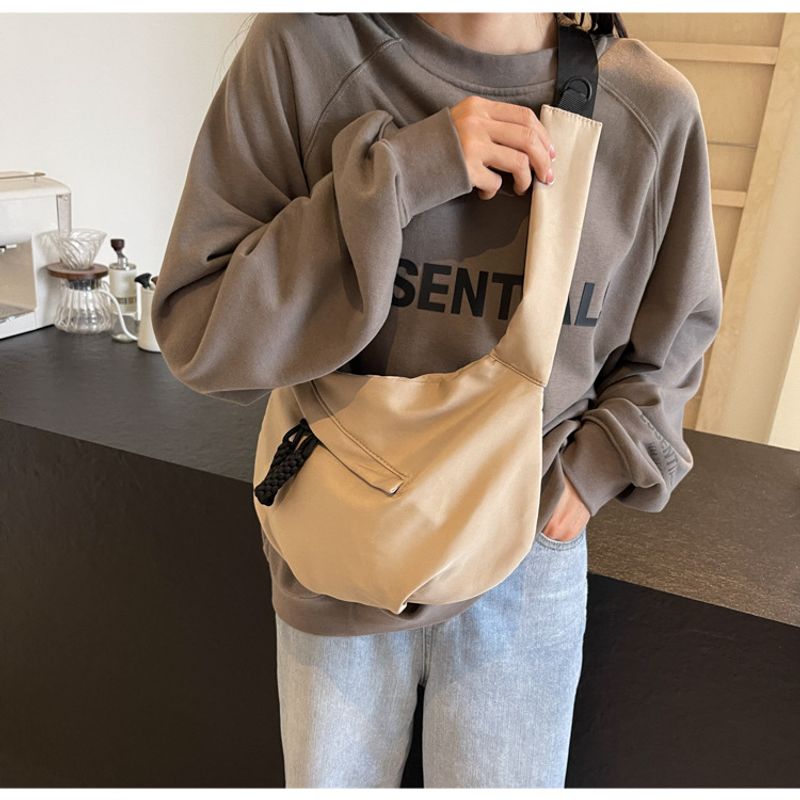 2024 Neue lässige, vielseitige, leichte Canvas-Tasche für Damen, einfache und modische Knödeltasche, große Kapazität,_voghion.com