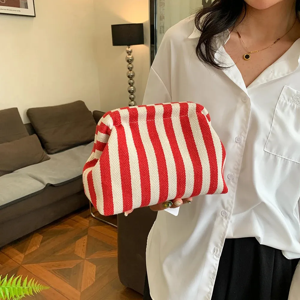 Gehäkelte Canvas-Clutch für Damen, für den Sommer, Strand, gerüschte Wolkentasche, Farbblock, Abendhandtasche für Damen, 240827_voghion.com