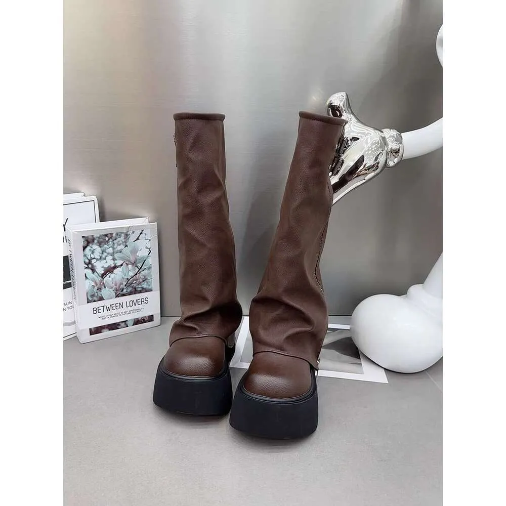 Stivali da stilista alla moda in stile britannico Martin per le donne 2024 Nuovo autunno/inverno Stivali corti con suola spessa e piccoli pantaloni,_voghion.com