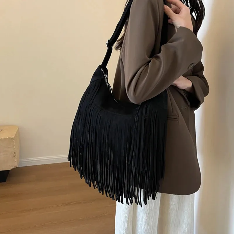 Borse a tracolla in pelle scamosciata con nappe e frange da donna 2024 Borsa a tracolla da donna alla moda Borsa a mano Tote Marrone Nero_voghion.com