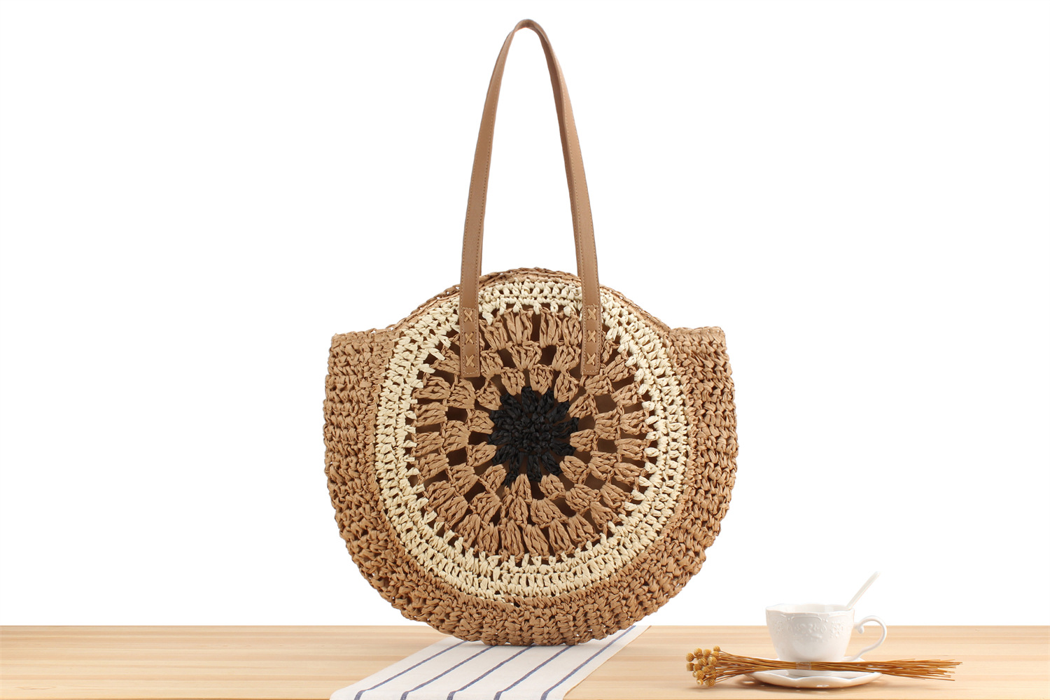Simple round one-shoulder straw bag hollow hand-woven bag seaside beach fashion women's bag_voghion.com