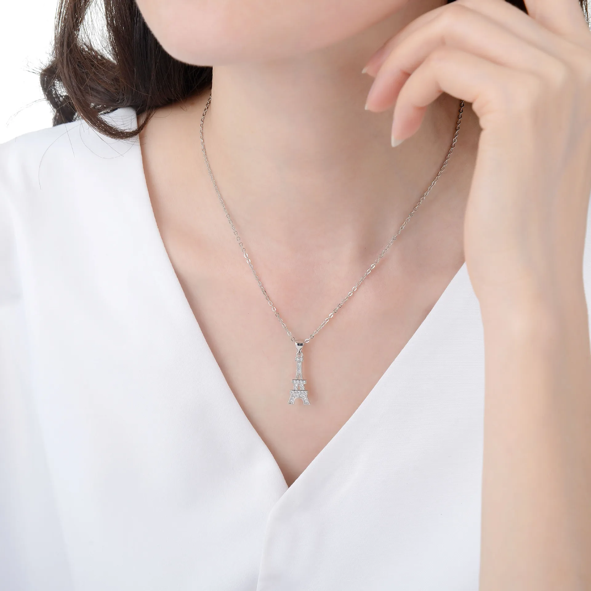 Colliers pendentifs couleur argent en forme de tour Eiffel, chaîne de clavicule, breloque, bijoux de fiançailles exquis pour femmes_voghion.com