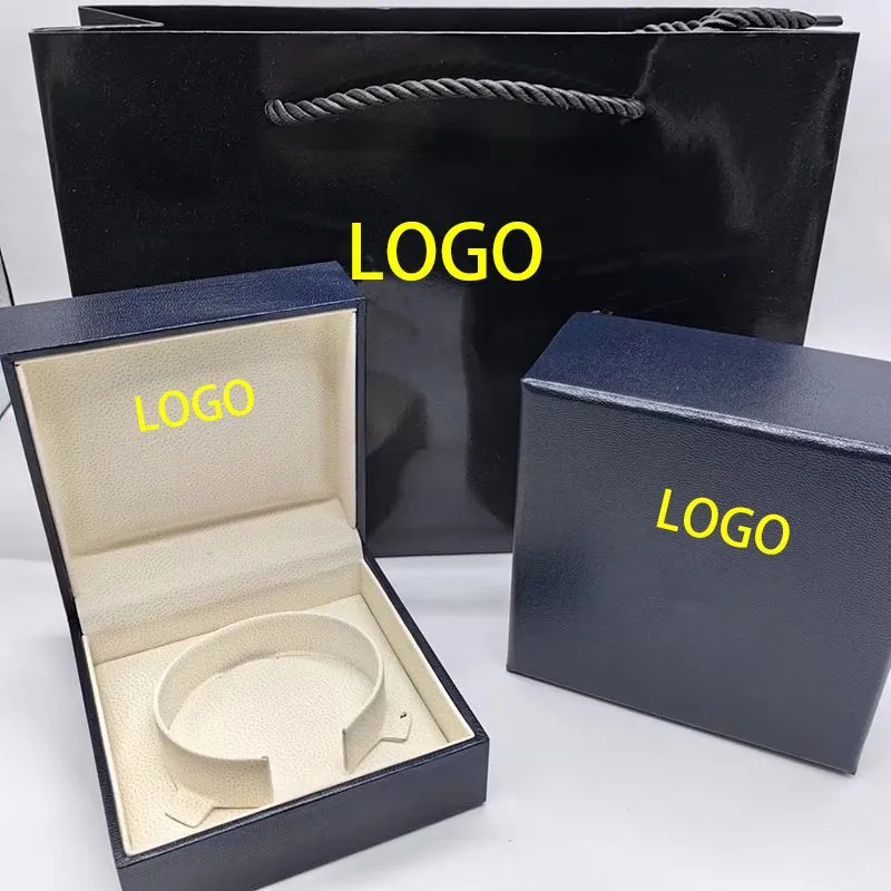 Bracciale rigido a cuore da donna in oro e giada rossa gioiello_voghion.com