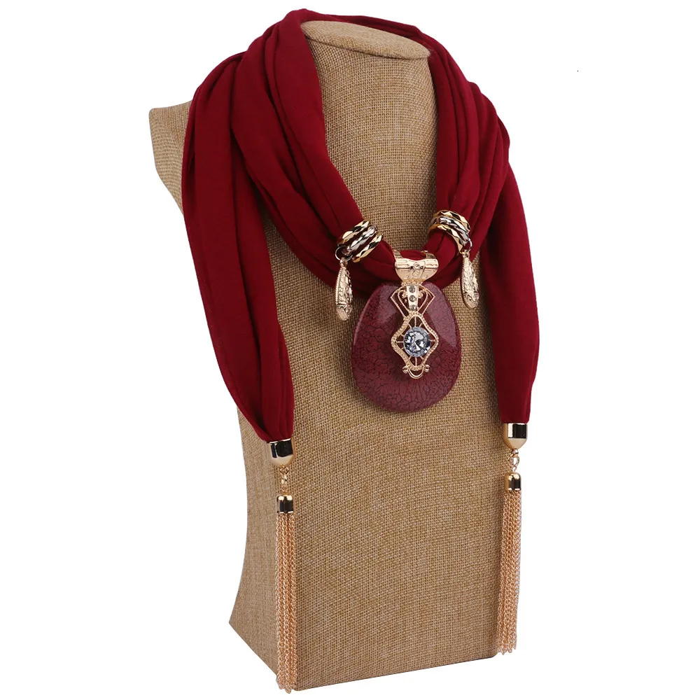 Large Horse Resin Jewelry Necklace Yiwu Pendant Solid Color Tassel Scarf_voghion.com