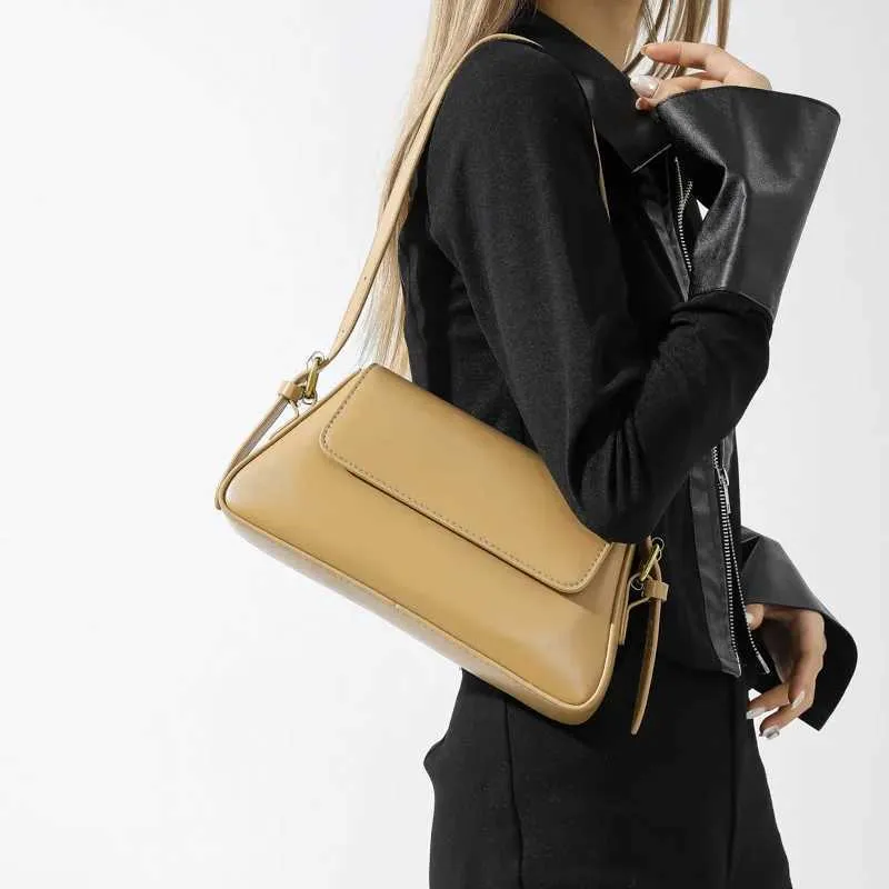 LEFTSIDE Retro Solid Color Shoulder Bags for Women 2023 Winter PU Leather Lady Underarm Bag Vintage Handbags and_voghion.com
