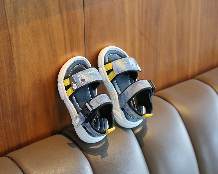 Jungen 2024 Sommer Neue bequeme und modische Baby-Strandschuhe Cartoon Open Toe Klett-Kindersandalen_voghion.com