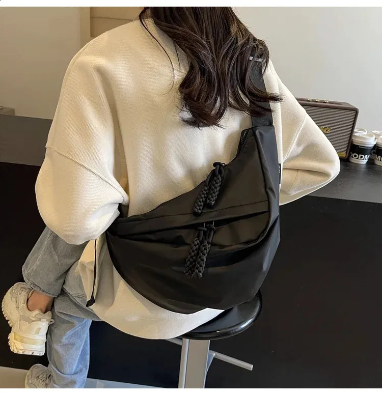 Borsa a tracolla in nylon alla moda, stile punk, tinta unita, grande capacità, multistrato, versatile, con arricciatura_voghion.com