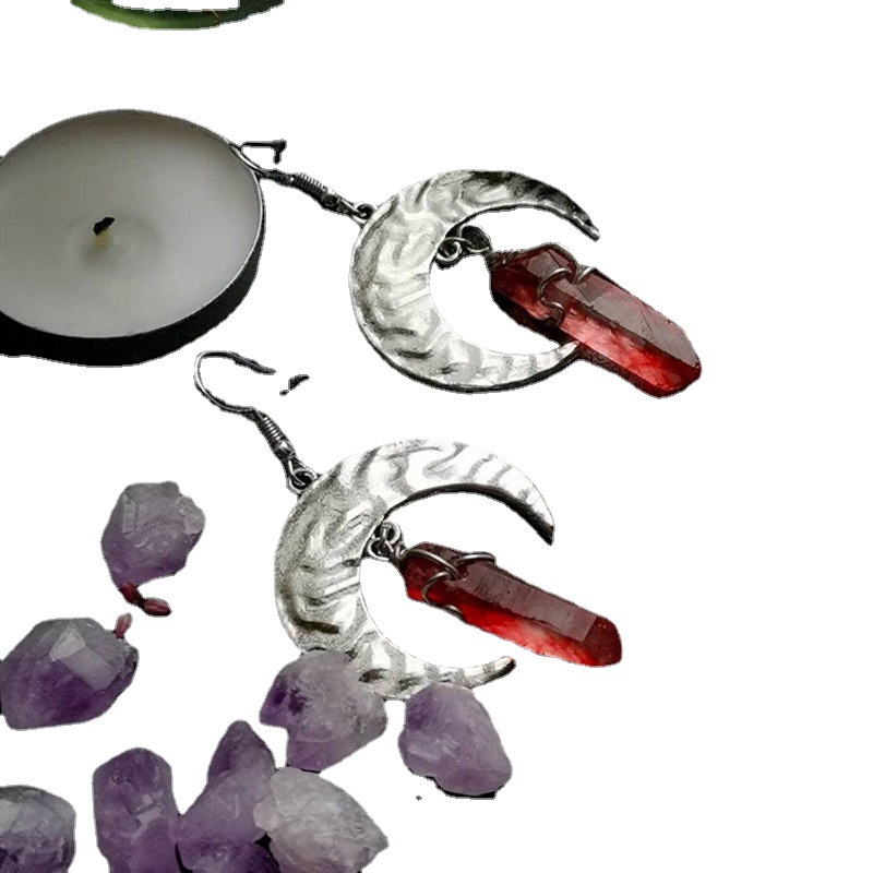 Boucles d'oreilles en cristal de quartz rouge brut et lune_voghion.com