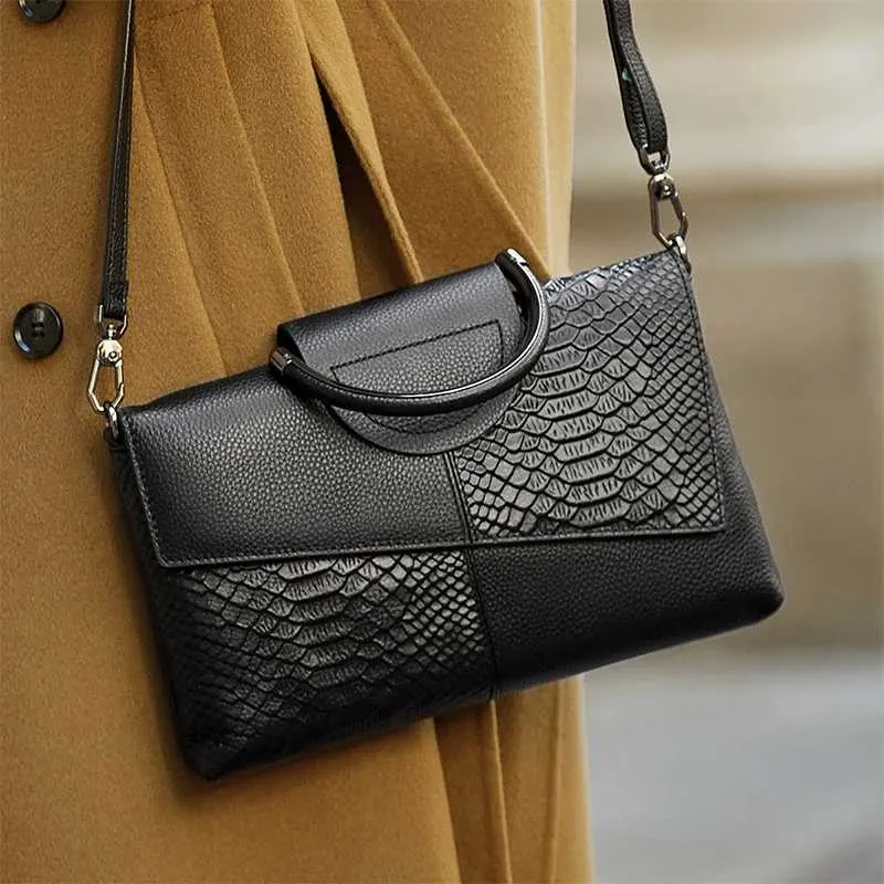 Borsa a mano elegante da donna con stampa pitone e tracolla_voghion.com